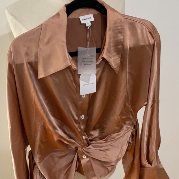 Song of Style Mila Blouse in Fawn Brown, Size: M - Picture 7 of 9